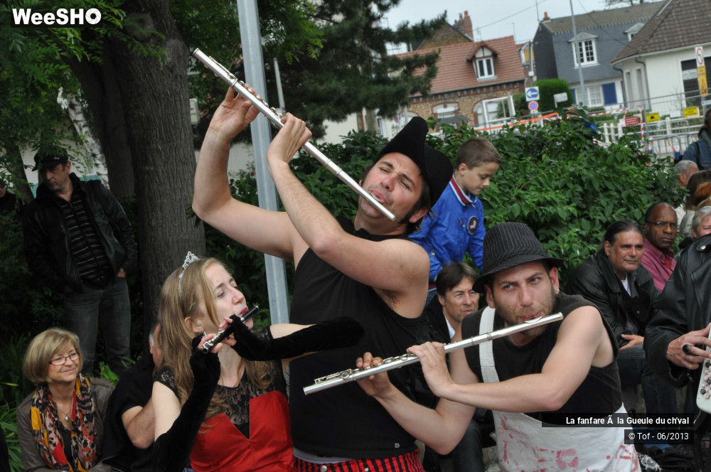 16/56 photos du spectacle La fanfare à la Gueule du ch'val